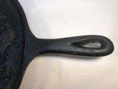 Wagner Ware #10 Made in U S A griddle. 11” diameter. Heat ring. No spin, no wobble
