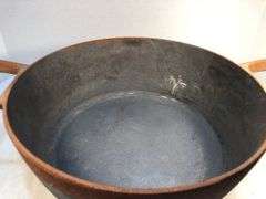 Unseasoned 5.5 qt GreenPan USA. No lid. 11” diameter. 4 1/2” H. Very heavy pan.
