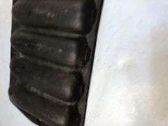 Rare Lodge 9 stick cornbread muffin pan. 2 feet. No markings. 15 3/4 x 5.75”