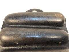 Junior Wagner Ware Sidney O #1319 (C) 6 stick cornbread muffin pan. Krusty Korn Kobb. 13 x 6”.