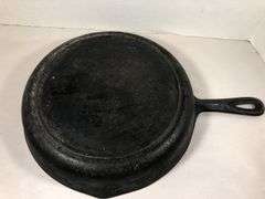 BSR #8 skillet. 8B 2 spout  Heat ring.