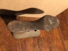 Antique cast iron cobbler's shoe mold anvil/stand. #9. 11”L x 8” H.
