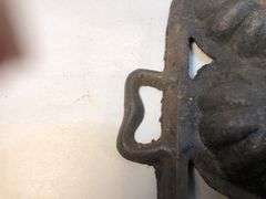 Antique gate marked cast iron 12 cup Turk'sHead gem pan. 14 3/4 by 10”. Muffin cup diameter 3”.