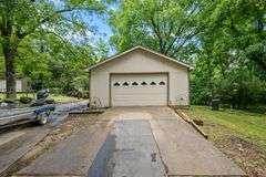 4BR/2BA Collierville home on a prime .91-acre lot