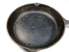BSR 10 1/4” #7 cast iron 2 spout skillet with heat ring. Made in USA. No spin, no wobble.