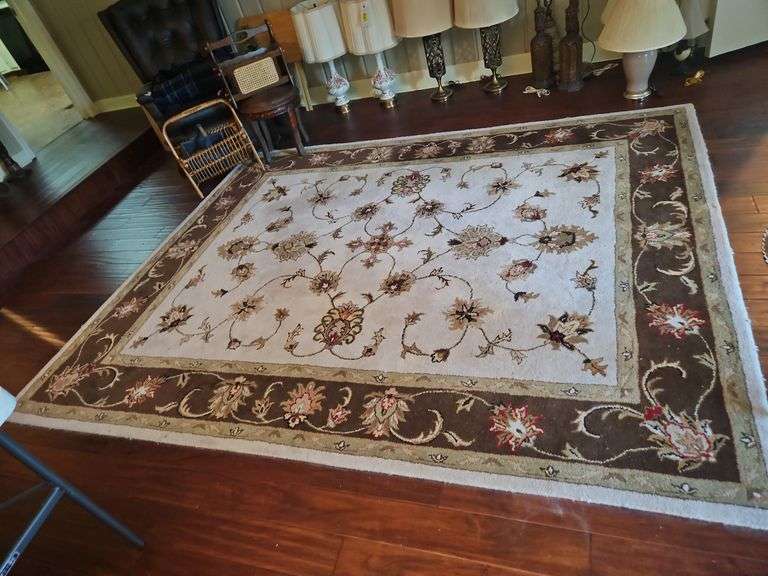 Hand Tufted 100% Virgin Wool Pile 8x10 Area Rug in good condition... image