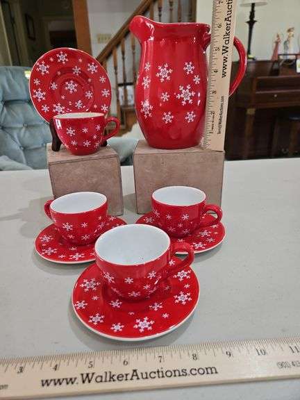 Papel Giftware red “Snowfall” espresso set in excellent condition... image