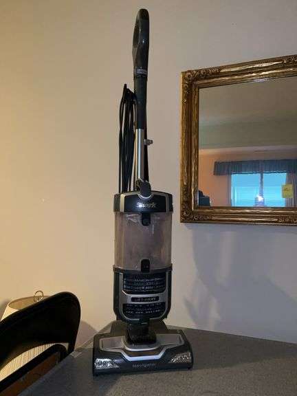 Shark Navigator Lift-Away Vacuum with swivel handle in working condition image