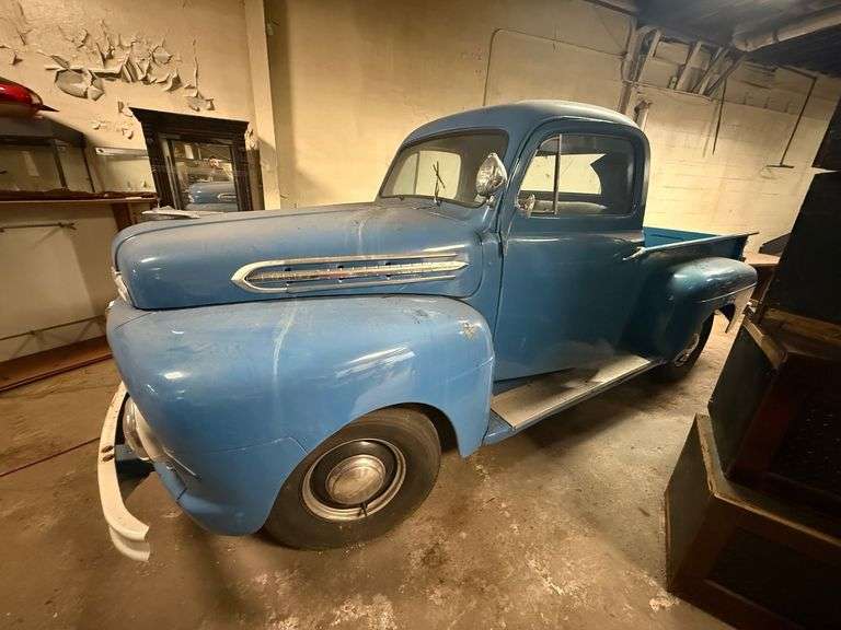 1951  Ford  Truck image
