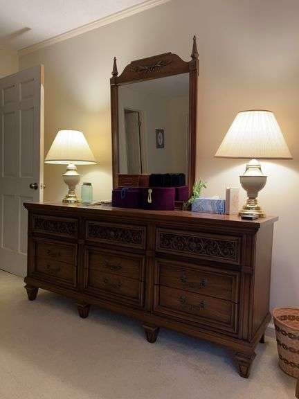 Mid-Century dresser and mirror…..3 top drawers and 6 bottom drawers…..72 x 19 x 31 tall…..mirror measures 29-3/4 x 46-1/2 tall…..OTHER CONTENTS NOT INCLUDED image