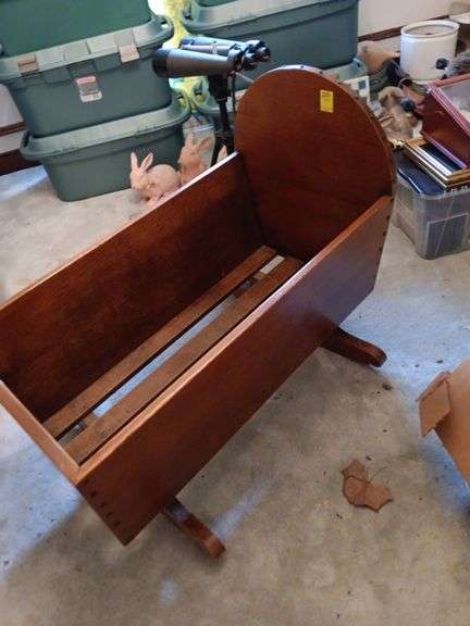 Antique rocking cradle.. very nice. 40"lenght, d28"wide. 33" floor to top of headboard..see photos image
