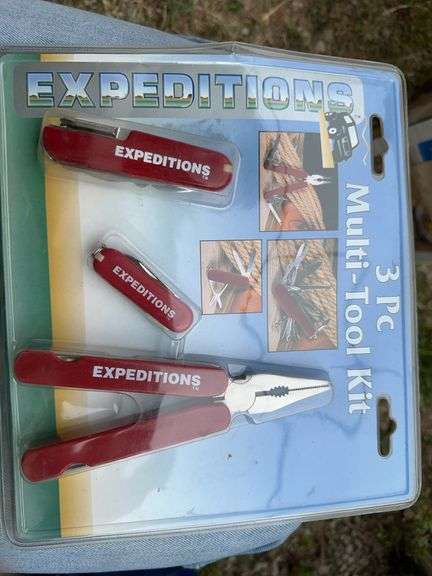 11 -Three-piece multi-tool kit