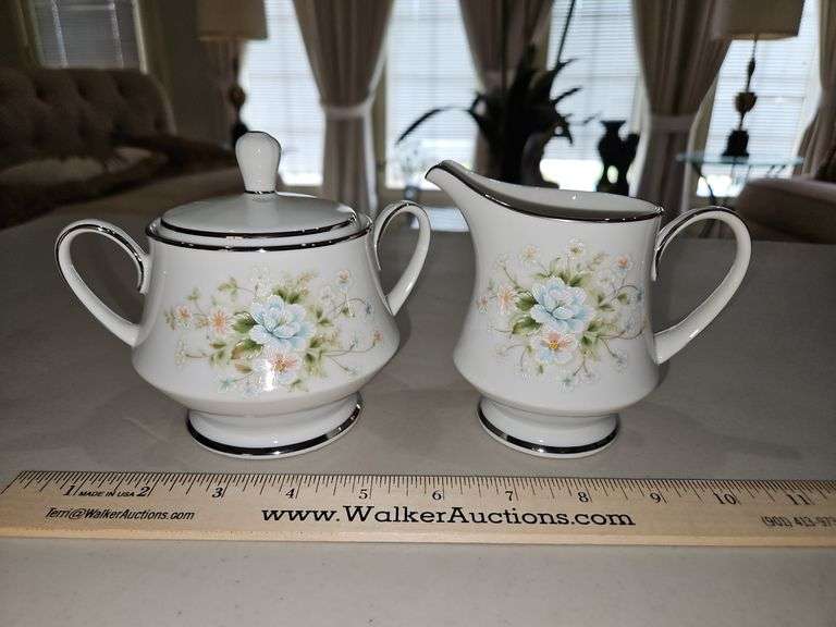 Vintage Contemporary Fine China by Noritaki "Poetry" lidded sugar bowl & creamer set in excellent vintage condition... image