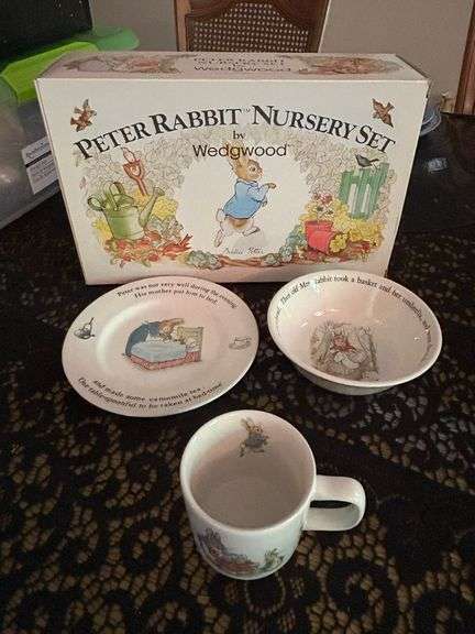 Peter Rabbit Nursery Set by Wedgwood in original box image