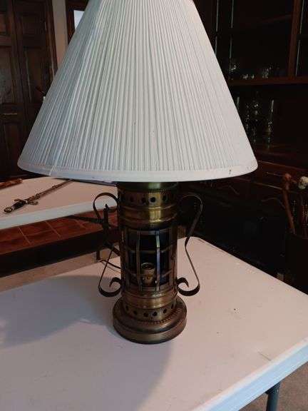 Antiqued brass lamp see photos image