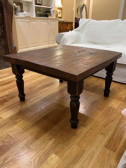 Solid wood 2x6 slat top coffee table…..33 x 35-1/2 x 20-1/2 tall image