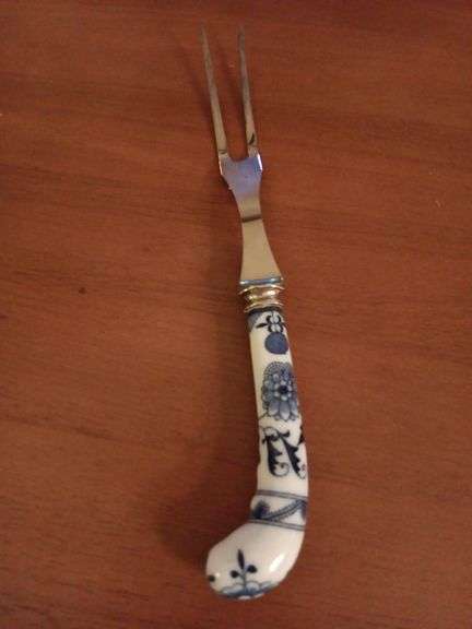 Blue Onion serving fork image
