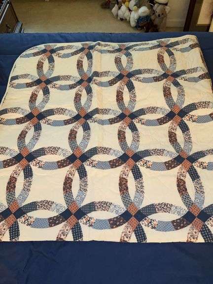 Double Wedding Ring machine sewn twin size quilt image