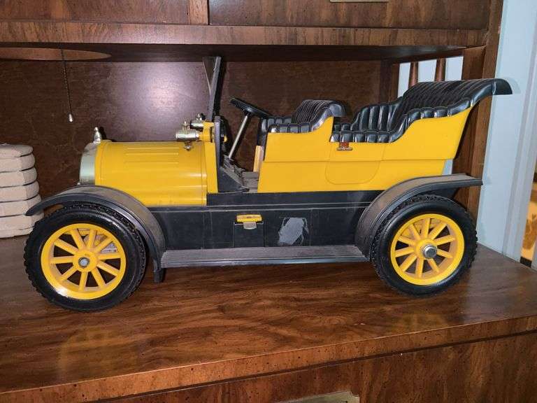 Vintage Remco 1979 Flying Dutchman (does not run) image