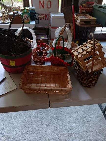 Miscellaneous baskets and a couple of nest image