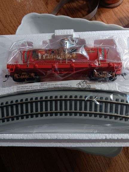 Hawthorne Village collectable. Vintage Budweiser Clydesdale Tanker..on 30 Scale 2-6-0 image