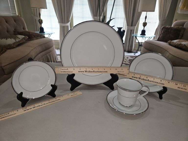 Vintage The Sakurai Designer Collection Fine Porcelain China "CASTLE" 5-Piece Place Setting for Four(4) in excellent vintage condition... image