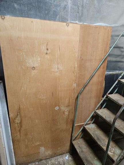 Six 4x8' 1" Plywood Boards image