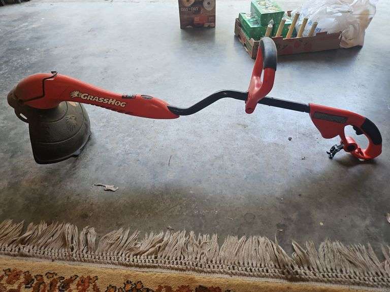 Black&Decker corded electric GrassHog string trimmer model GH600 POWER ON... image