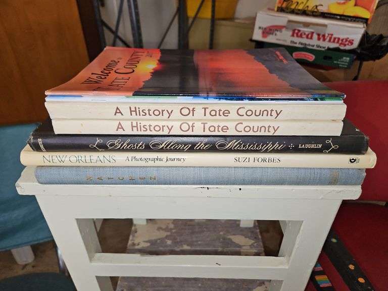 Three(3) large hardback coffee table books & Tat County info boks... image