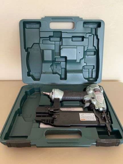 Hitachi NT50AE2(S) Pneumatic 2” Brad Nailer in hard carry case image