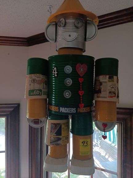 2 green bay hanging tin man's image