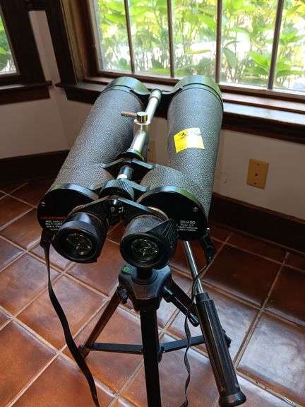 Celestine Wide Angle Binoculars 20x80 with tripod image