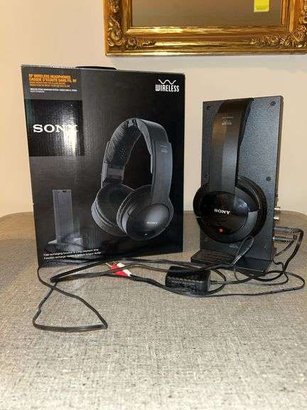 Sony RF Wireless Headphones…..will need new ear coverings as the ones on there have slight dry-rot spots image