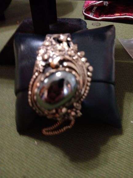 Nice looking bracelet with safety chain image