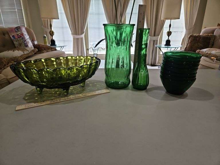 Collection of green glass SEE ALL PICS... image