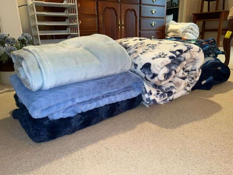Nice grouping of super soft lap blankets and throws image