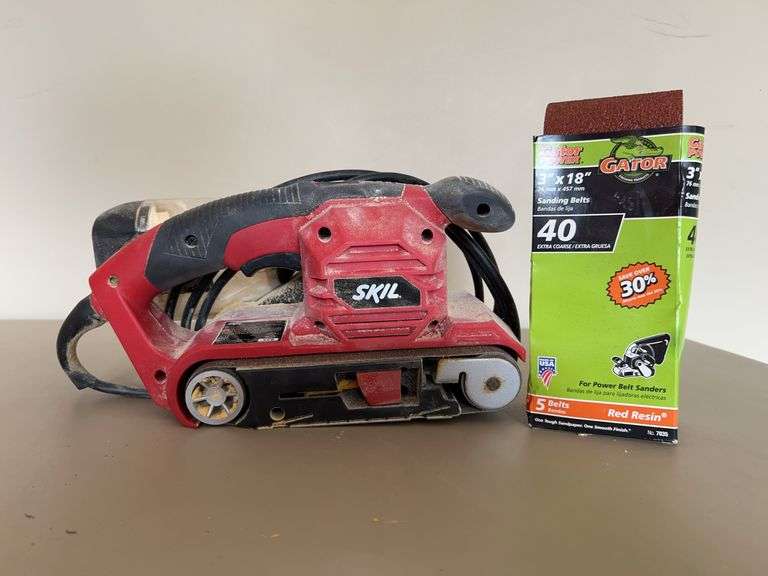 SKIL 3 x 18” Corded Belt Sander (7510) with extra belts and micro-filtration…..comes in RYOBI carry bag image