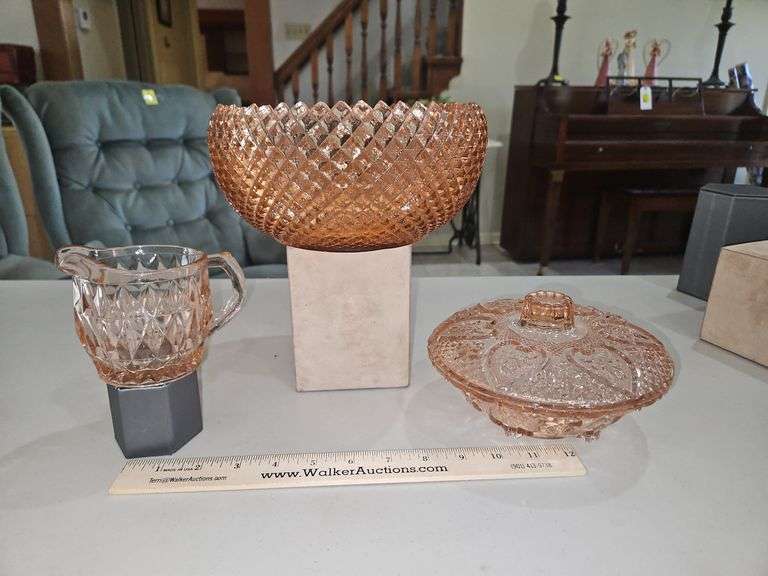 Collection a vintage pink glass items... image