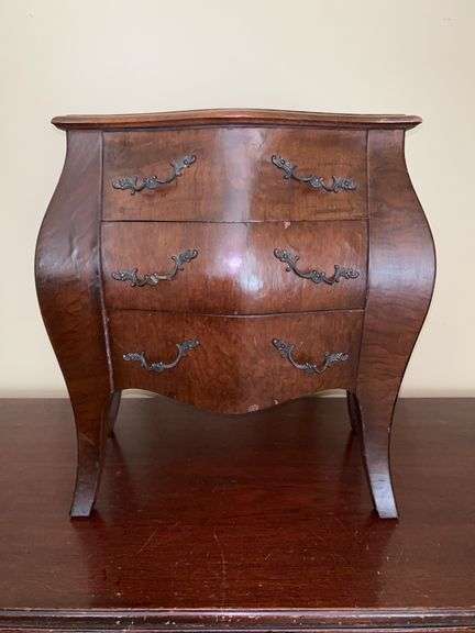 Bradford Fine Furniture miniature commode chest…..17 x 11 x 19 tall image