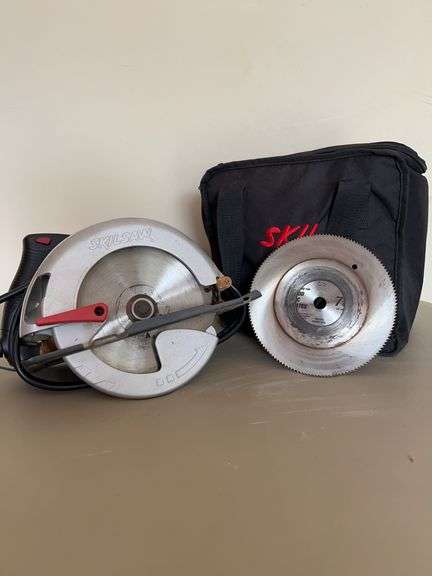 SKILSAW (5380) 7-1/4” Corded Circular Saw with carry bag image