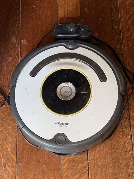 iRobot Roomba……green light comes on when plugged up image