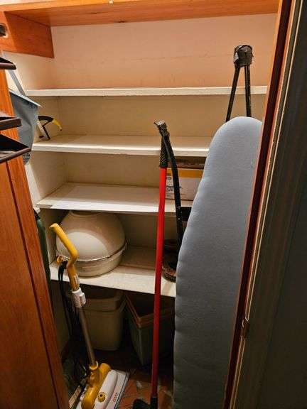 Contents of laundry room closet NOTHING TESTED... image