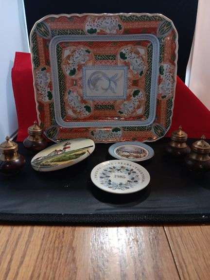 Mixed decor pieces.. see photos image