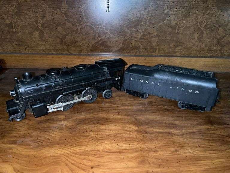 Lionel 246 steam locomotive and vintage Lionel Lines coal tender…..neither are cast image