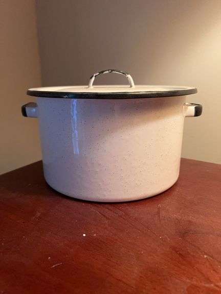 Black & white speckled lidded chamber pot…..research indicates this could be either/or……chamber pot or soup pot image