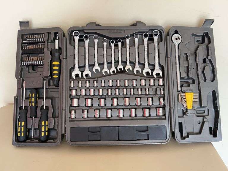 ALLIED Mechanic’s Tool Set…..there are pieces missing image