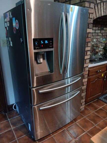 Samsung refrigerator 2015 model..36x70x33 image