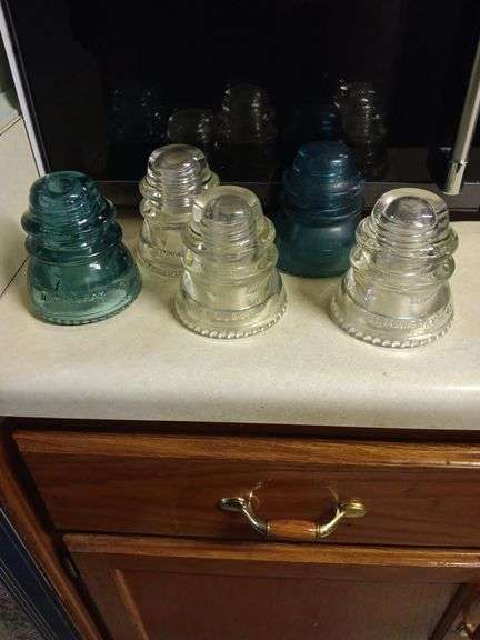 Lot of Hemmingway  Insulators No. 42 ..blue and clear image