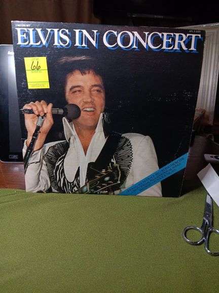 Elvis in Concert double album..good condition image