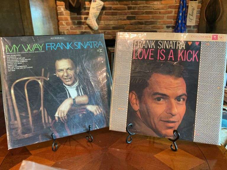 Collection of 26 Frank Sinatra albums…..most are in clear sleeves…..some may be duplicates…..see all pics image